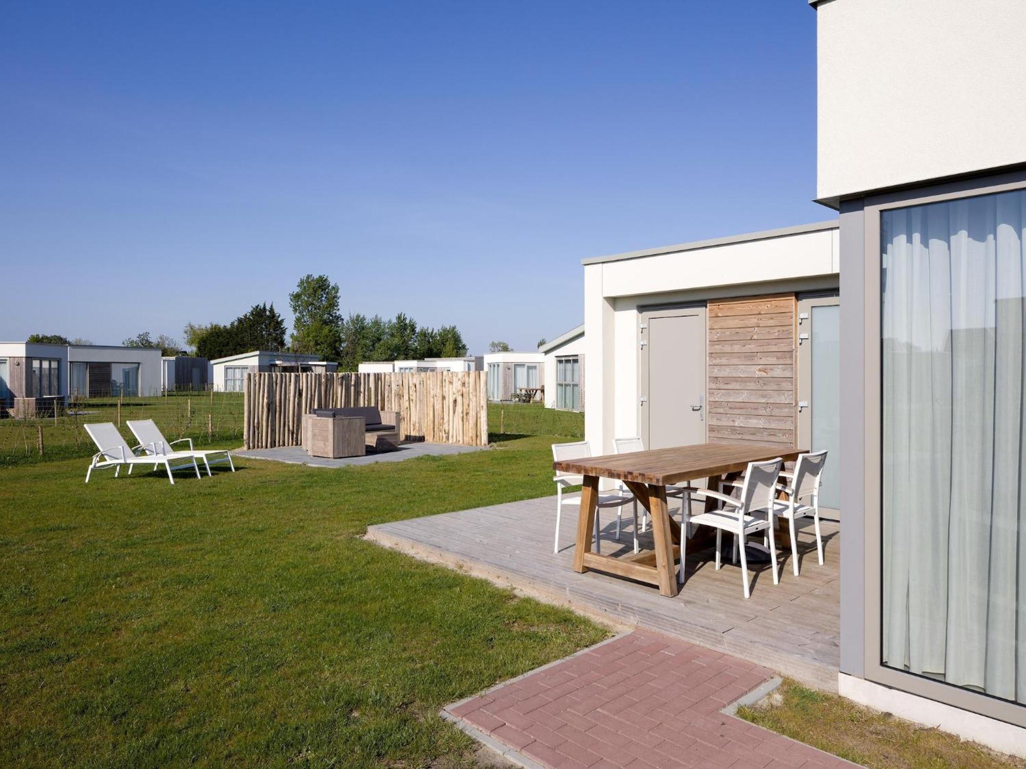 Vakantiehuis Modern With Two Bathrooms, 500 M From The Nieuwvliet